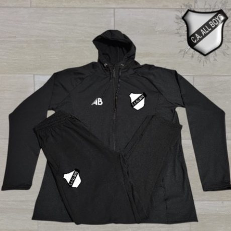 Conjunto con campera de All Boys, negra