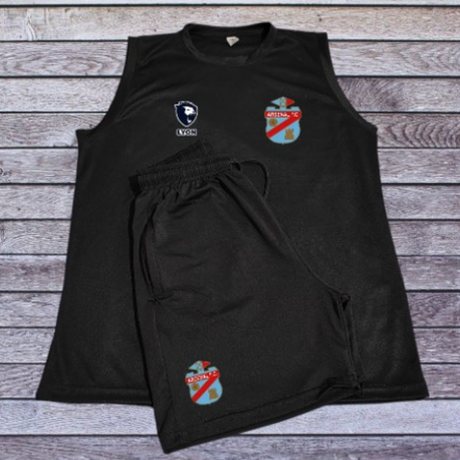 Conjunto corto con musculosa de Arsenal de Sarandí